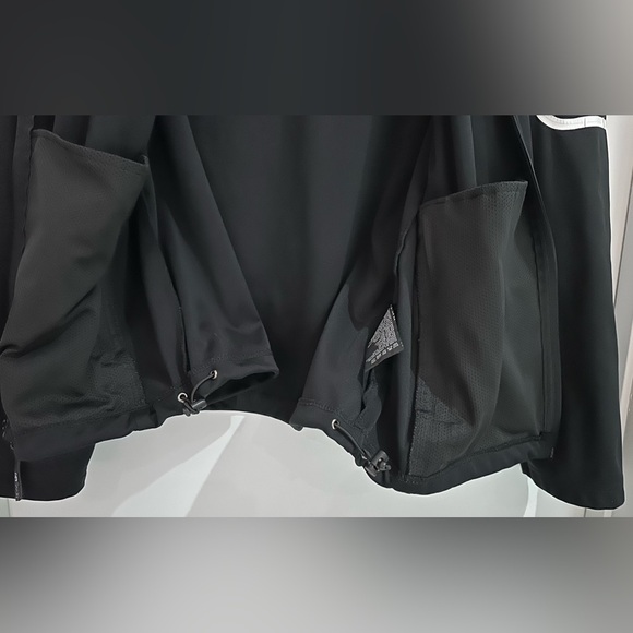 New Balance: Men's Light Jacket- Size Medium - Picture 9 of 13